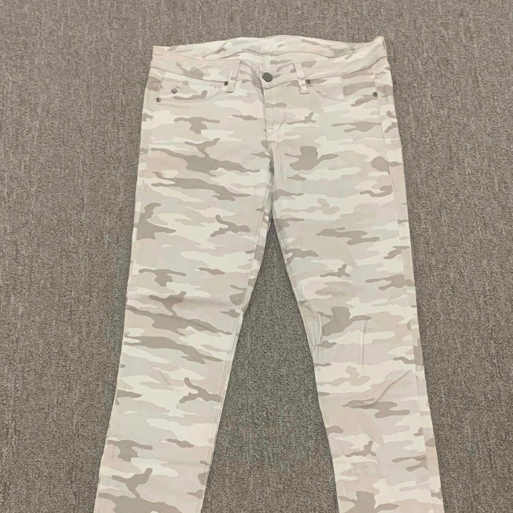 GR/AY Saks Fifth Avenue Super Skinny Camo Jeans Women’s Size 28 Stretch Denim Ma